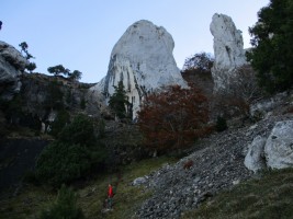 Foto 3. El Saltadero y los Riscos de la Monja